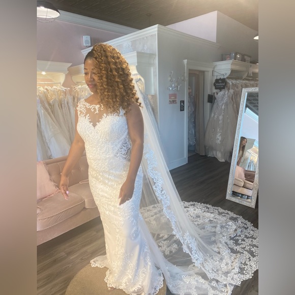 Maggie Sottero Lydia Anne Wedding Dress - Picture 8 of 16